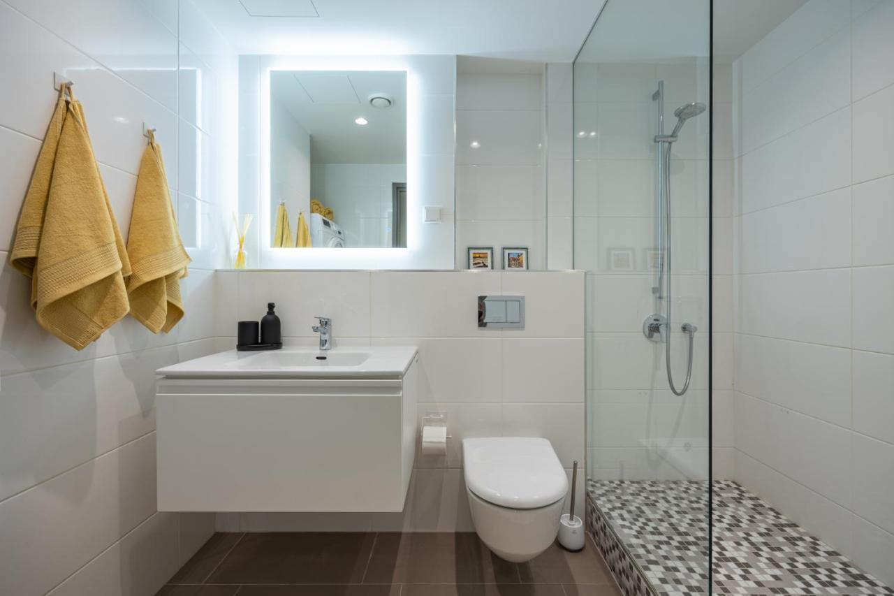 Rotermanni Apartment#Top Location#Spacious#Free Parking Таллин Экстерьер фото